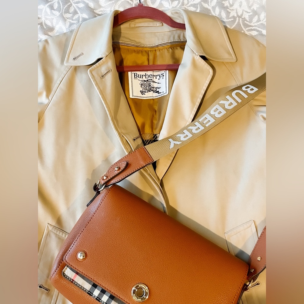 Sold! BURBERRY Classic Trench Coat 🧥 Size Small Medium - Picture 8 of 10